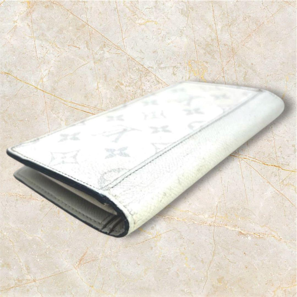 Louis Vuitton Taigarama Monogram Portefeuille Plaza Wallet — view 2