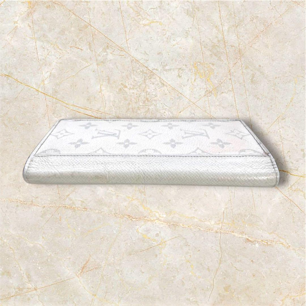 Louis Vuitton Taigarama Monogram Portefeuille Plaza Wallet — view 9