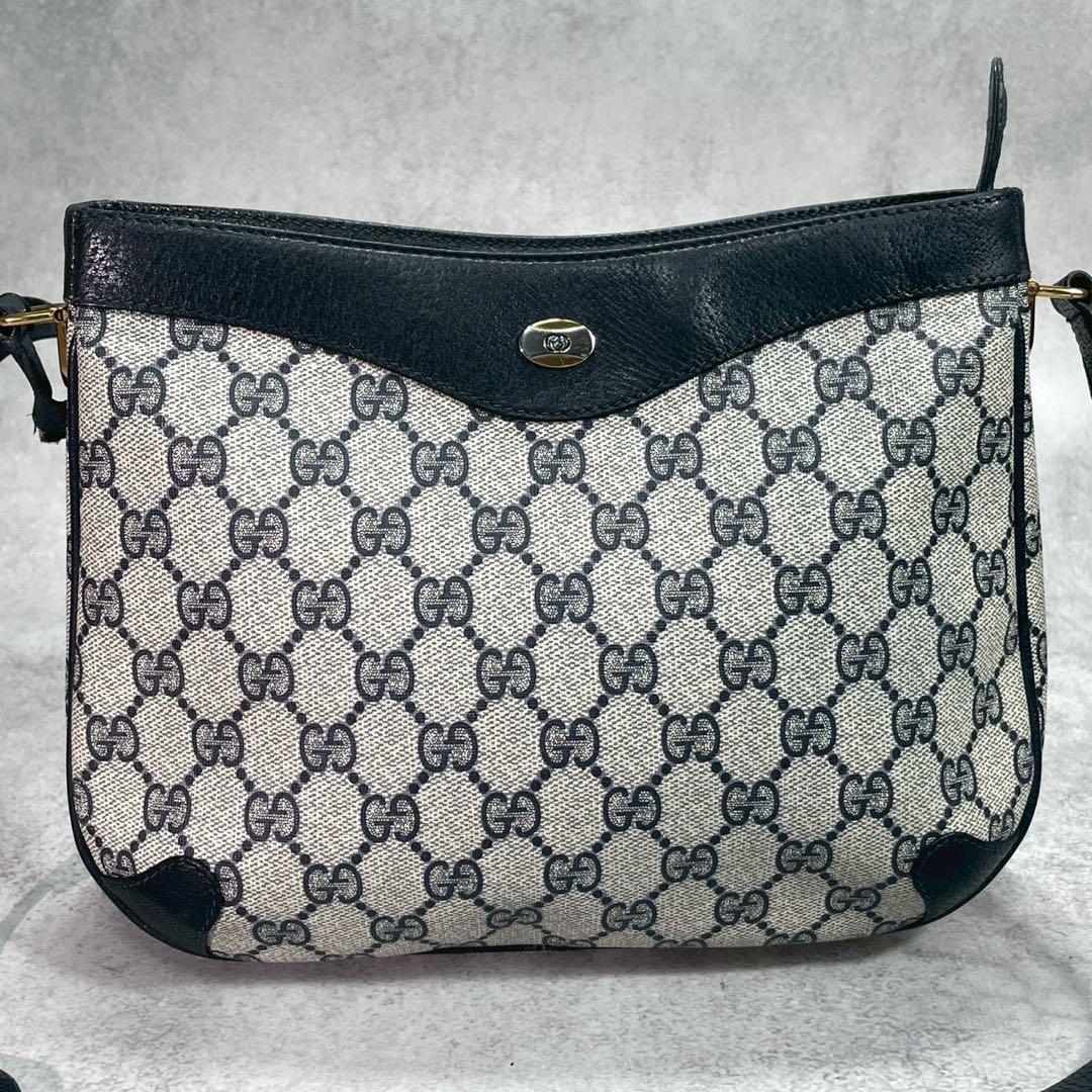 Gucci GG Shoulder Bag Navy Beige Leather Logo — view 2