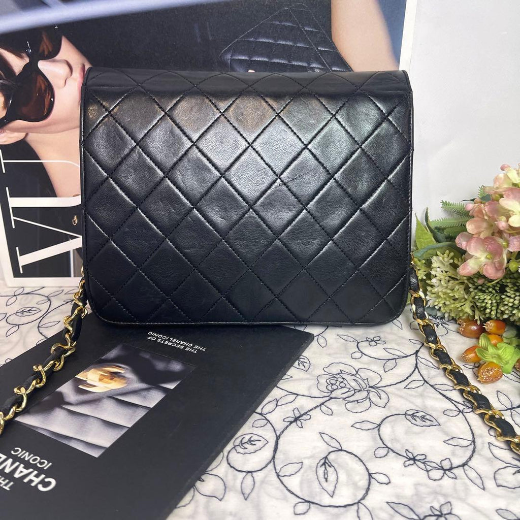 Chanel Double Flap Chain Shoulder Vintage — view 3
