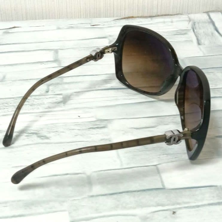 Chanel Sunglasses Brown CC Logo Wellington Eyewear — view 6