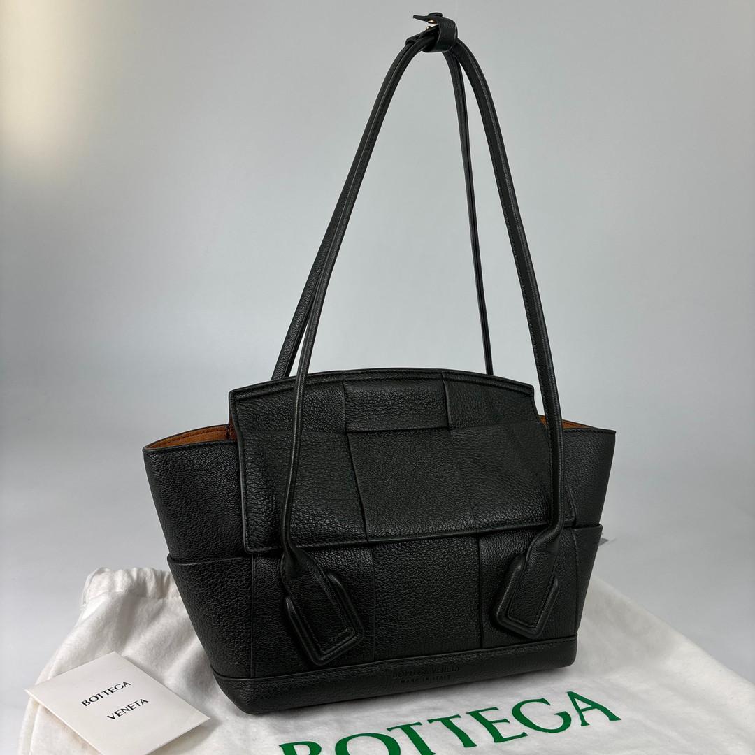 Bottega Veneta Maxi Intrecciato Tote — view 3