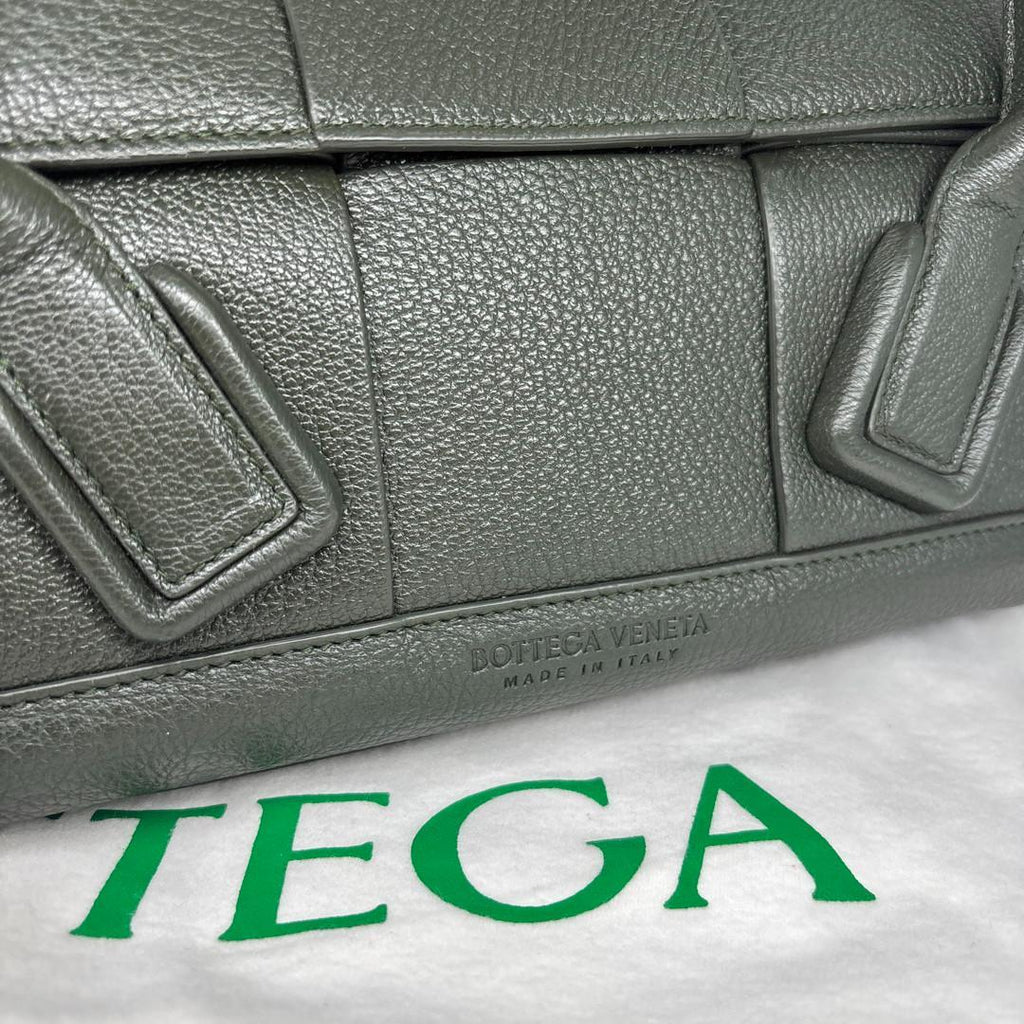 Bottega Veneta Maxi Intrecciato Tote — view 7