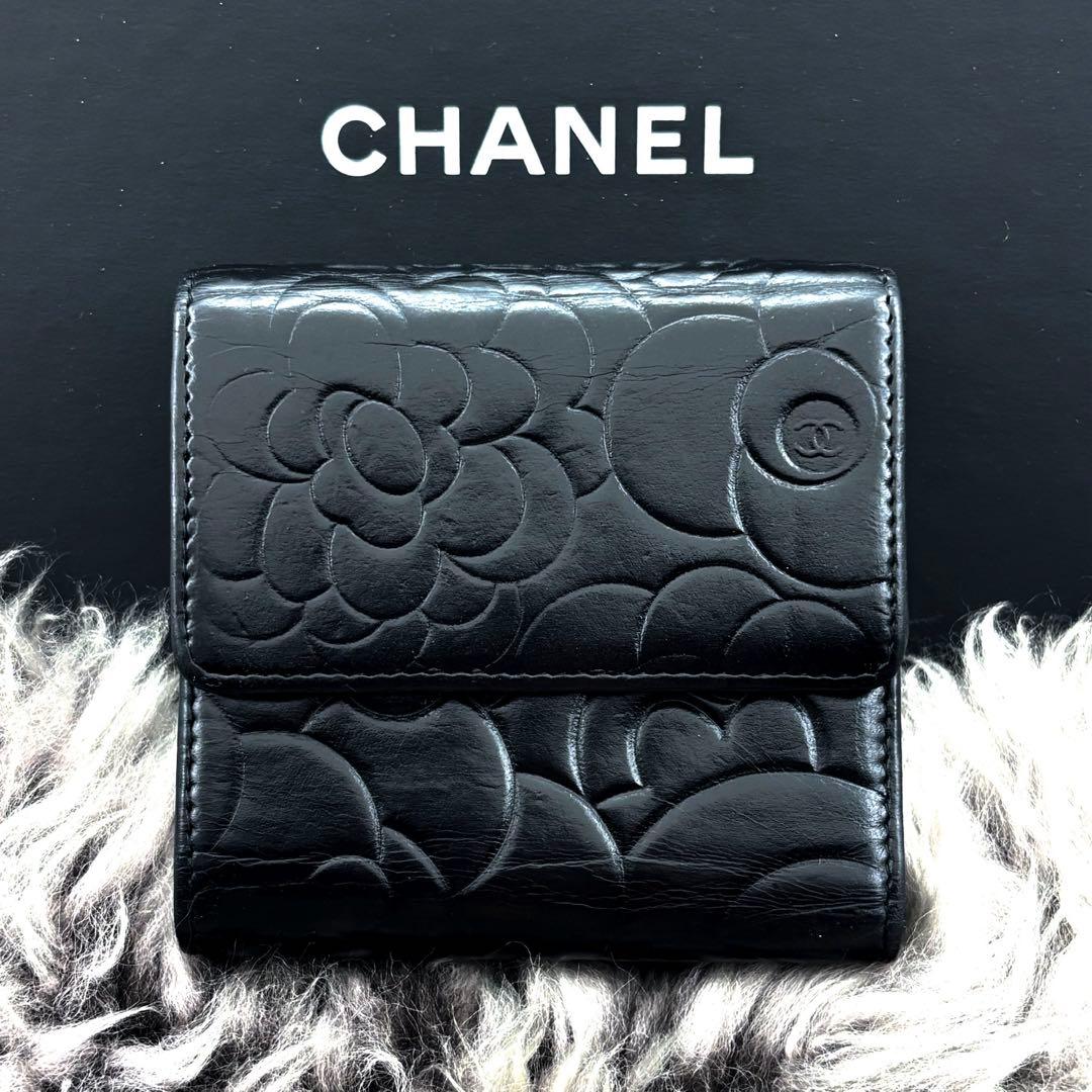 Chanel Wallet Camellia Embossed Hook Trifold — view 4