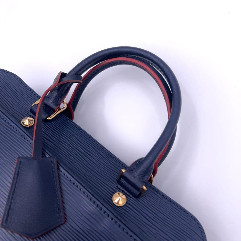 Louis Vuitton Epi Vano MM Handbag Navy — view 9