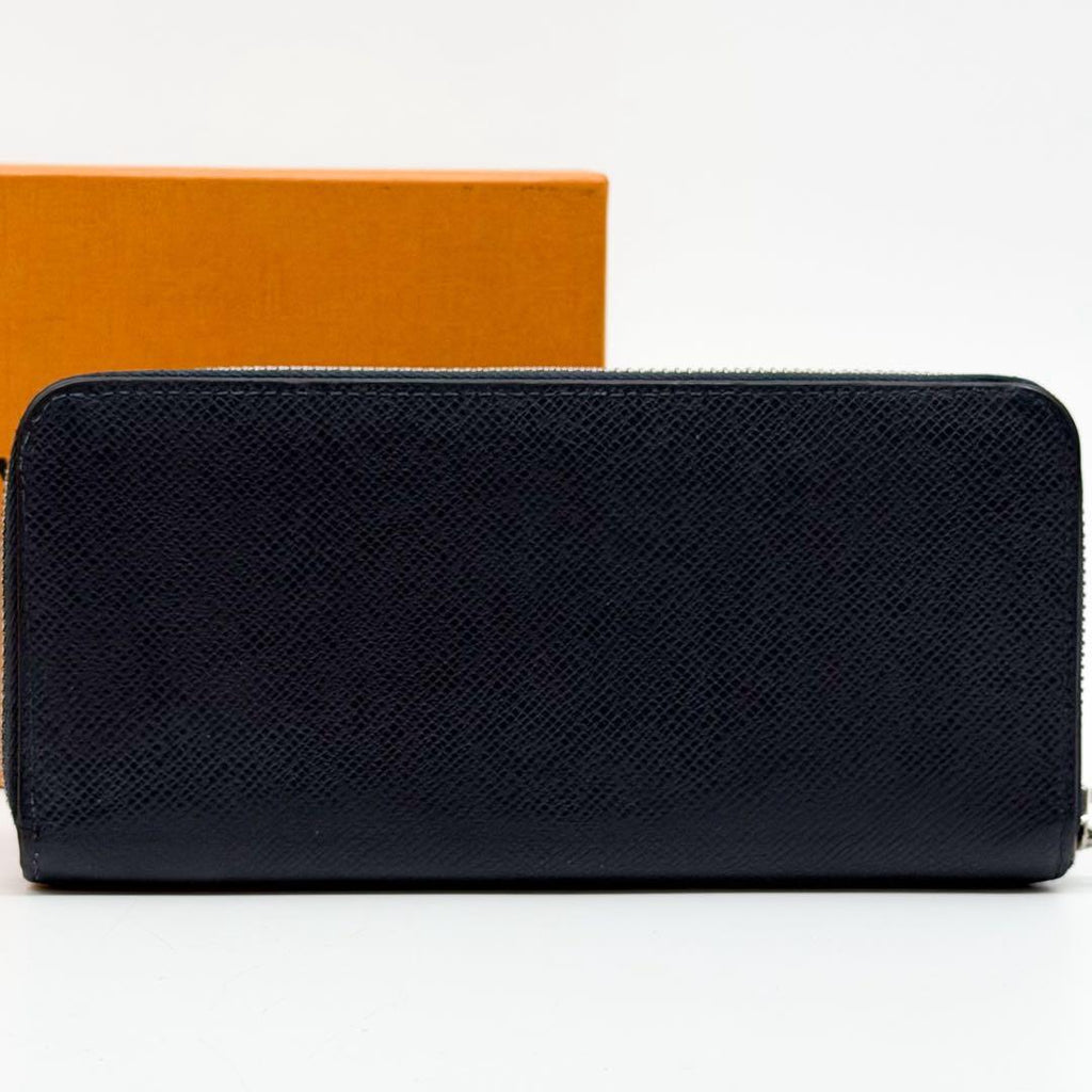 Louis Vuitton Zippy Wallet Vertical Taiga Navy — view 3