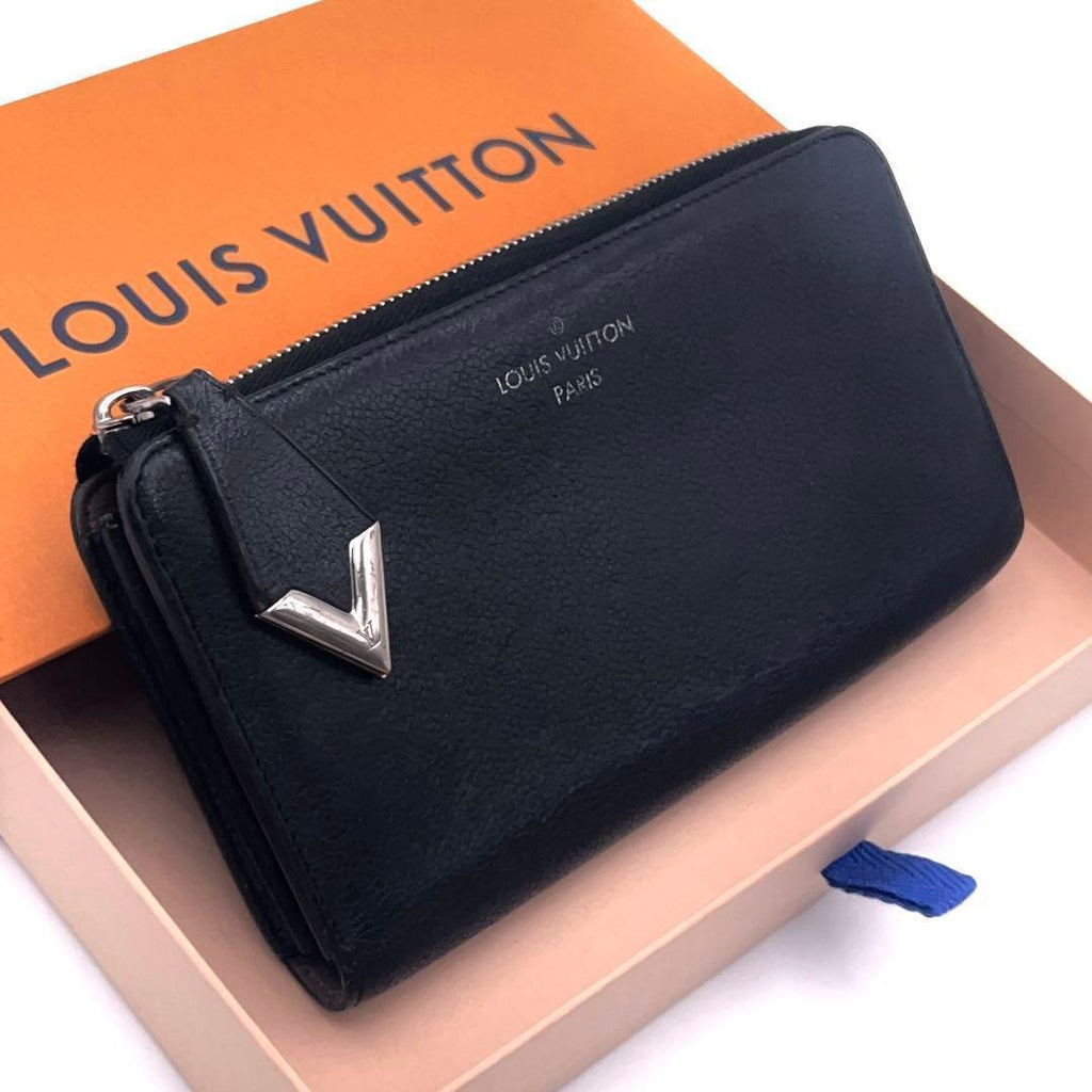 Louis Vuitton Taurillon Portefeuille Comet Wallet Black