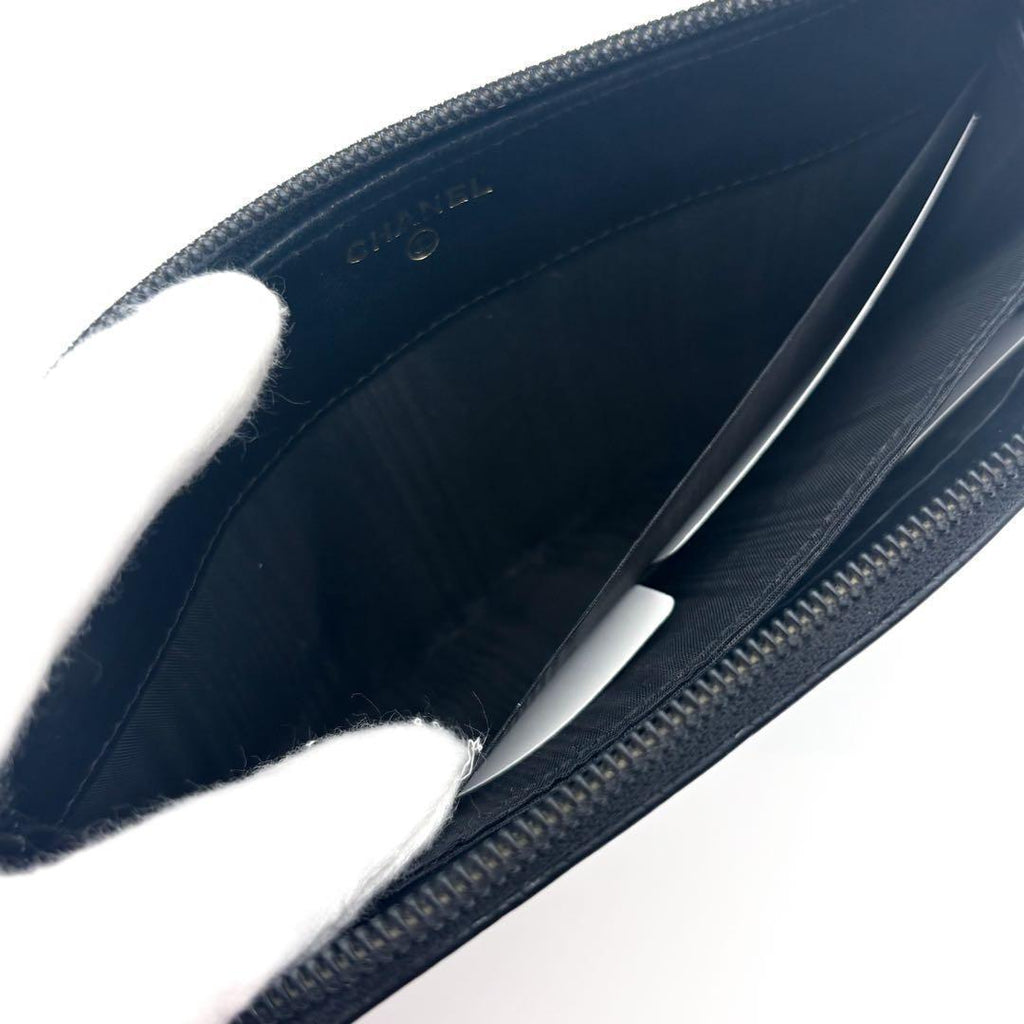 Chanel Wallet Coco Stitch Caviar Round Zip — view 4
