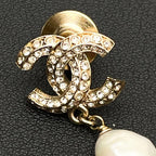 Chanel CC Logo Brooch 11c Rhinestone Gold Pearl — view 3