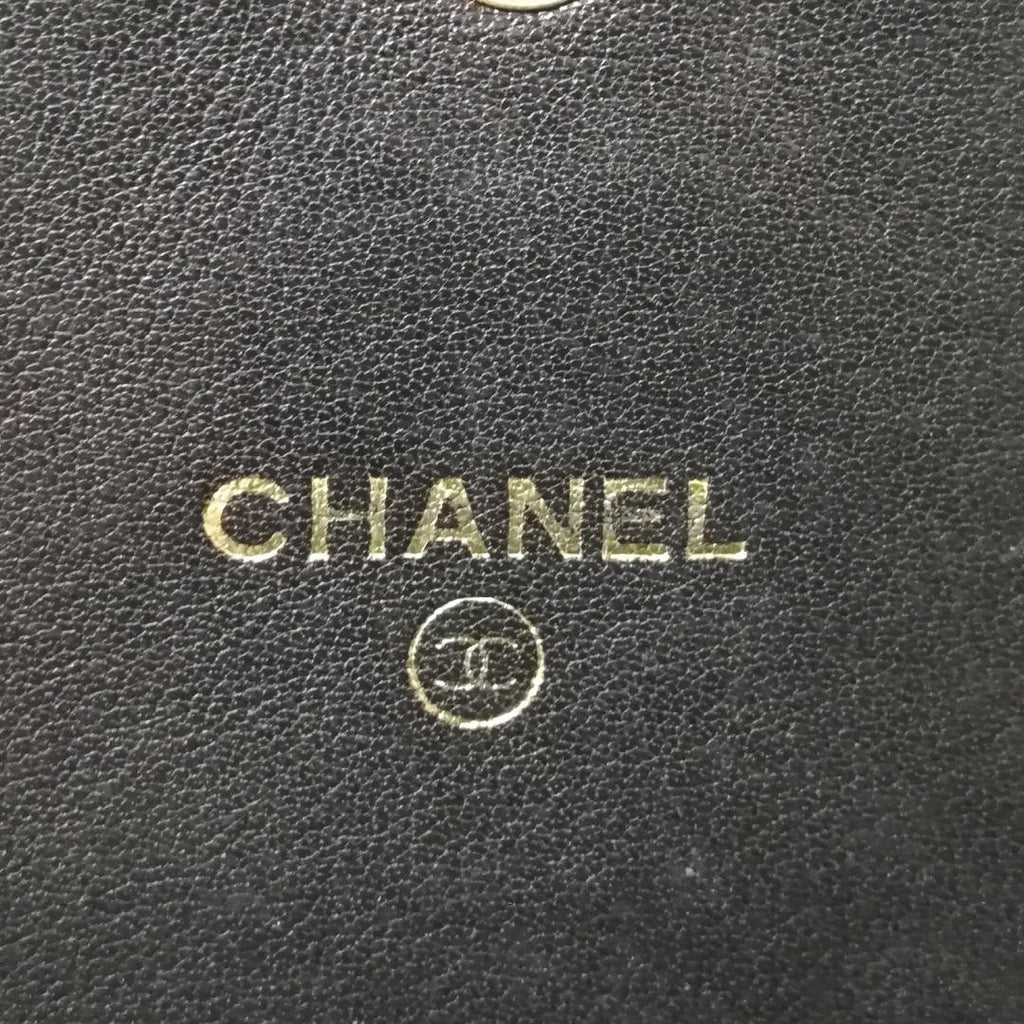 Chanel Class Bifold Wallet Caviar Black Gold — view 5