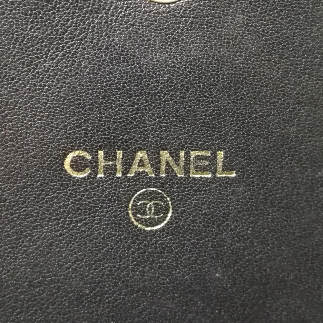 Chanel Class Bifold Wallet Caviar Black Gold — view 5