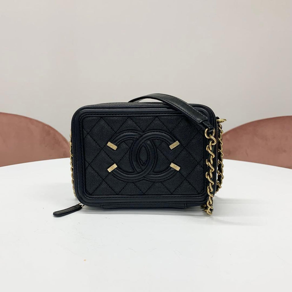 Chanel CC Logo CC Filigree Quilted Chain Shoulder Bag