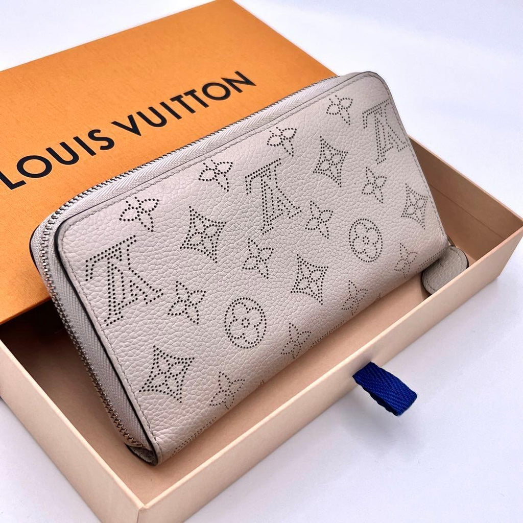 Louis Vuitton Monogram Mahina Zippy Wallet Brume — view 2