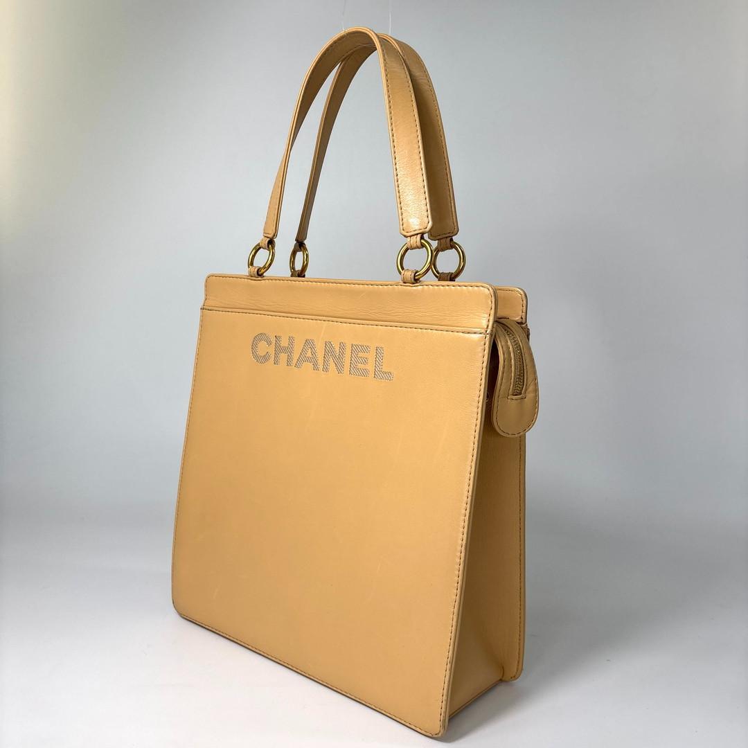 Chanel Super Logo Tote Lambskin Beige — view 2