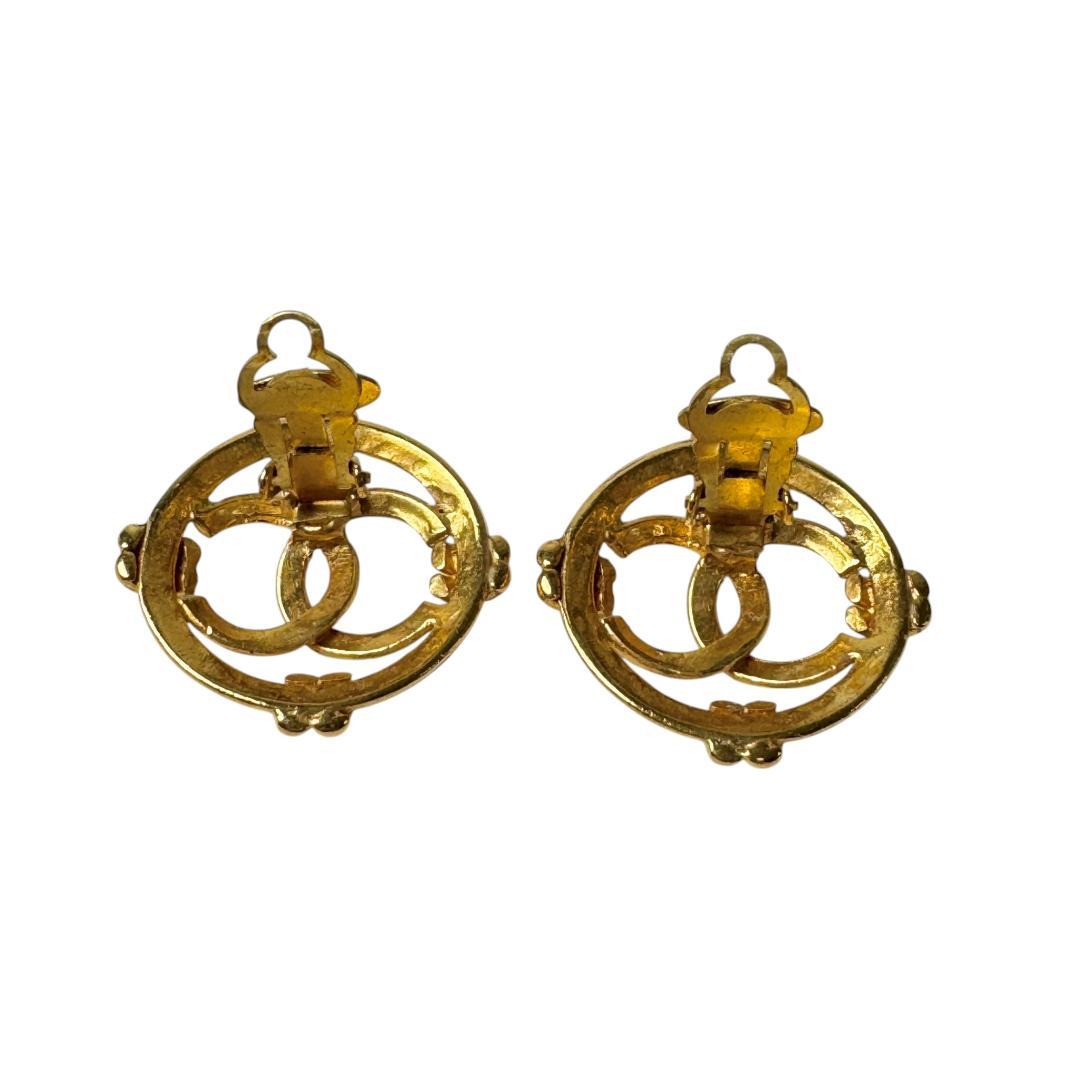 Chanel CC Logo Earrings Gold Vintage 29 — view 4