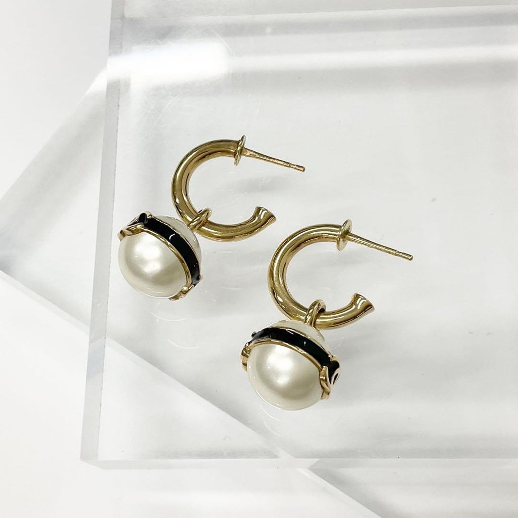 Chanel Earrings CC Logo Pearl Hoop Gold — view 3