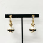 Chanel Earrings CC Logo Pearl Hoop Gold — view 6