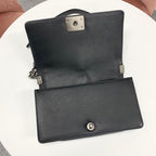 Chanel Boy 25 Blanc Lambskin Chain Shoulder Bag — view 6