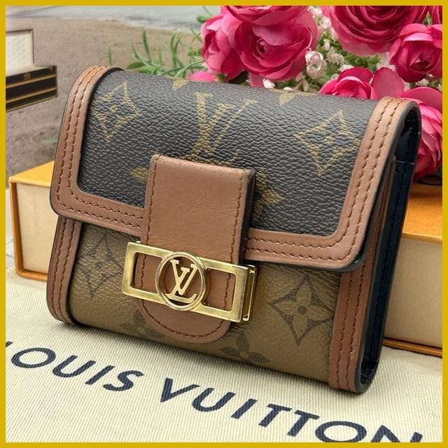 Louis Vuitton Portefeuille Dauphine Compact Fold Wallet