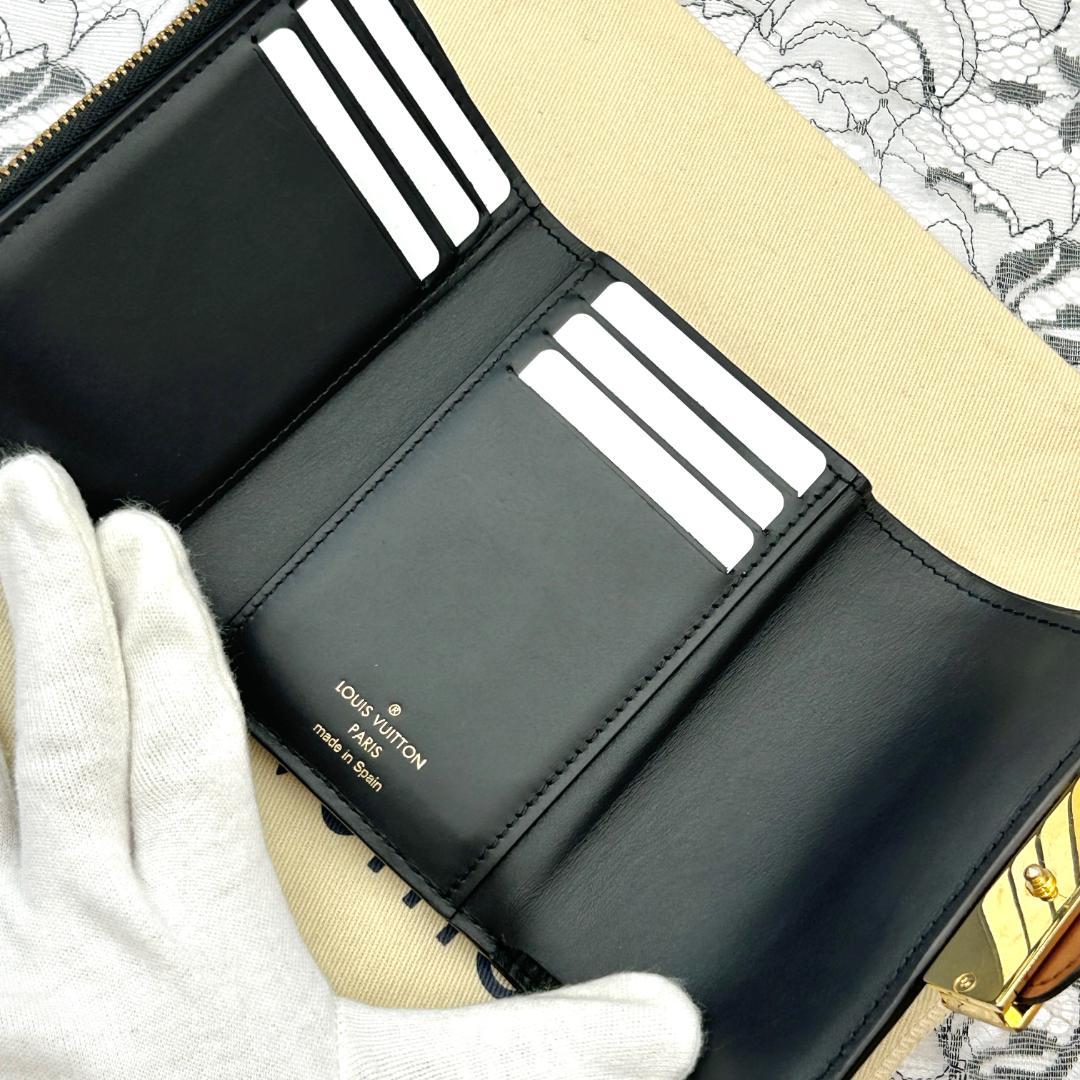 Louis Vuitton Portefeuille Dauphine Compact Fold Wallet — view 6