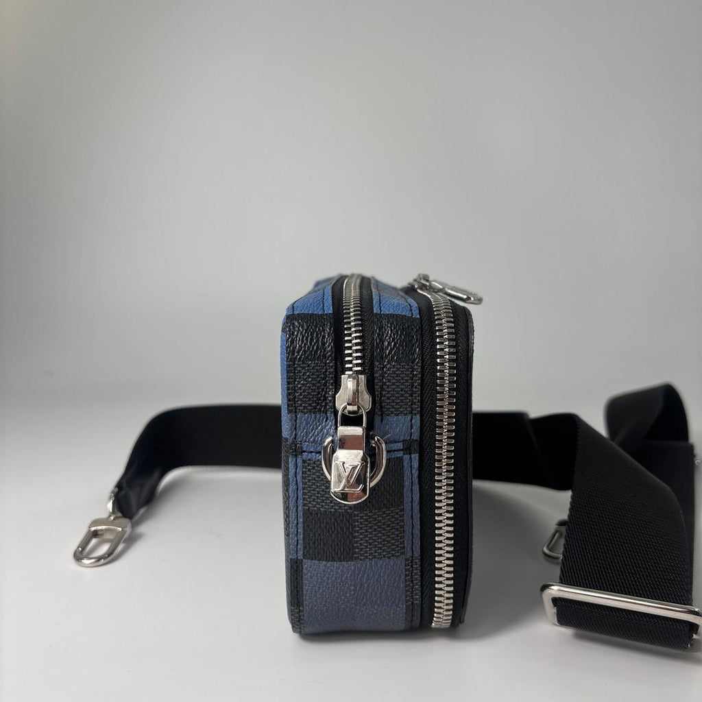 Louis Vuitton Damier Graphite Giant Shoulder Bag — view 4