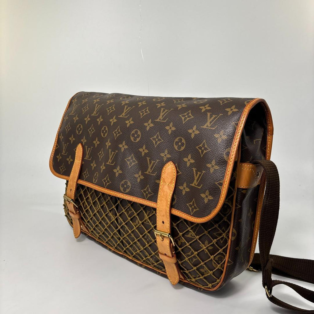 Louis Vuitton Super Congo MM Monogram Shoulder Bag — view 2
