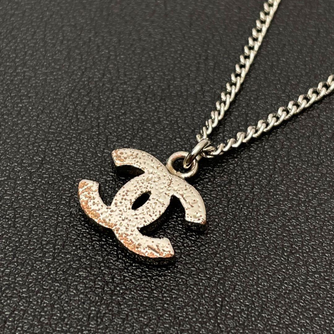 Chanel CC Logo Necklace Rhinestone Icon Silver — view 3