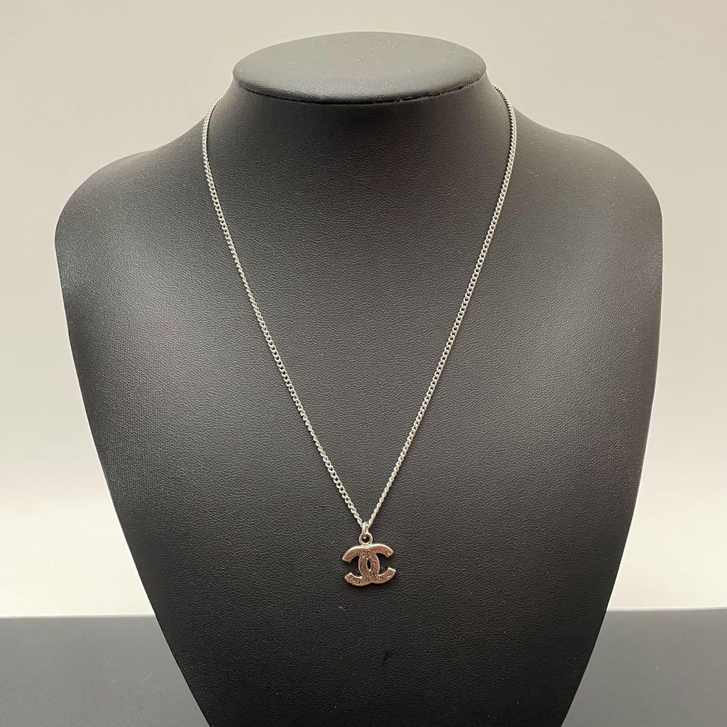 Chanel CC Logo Necklace Rhinestone Icon Silver — view 7