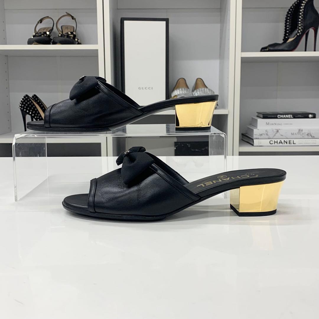 Chanel CC Logo Leather Ribbon Sandals Black — view 3