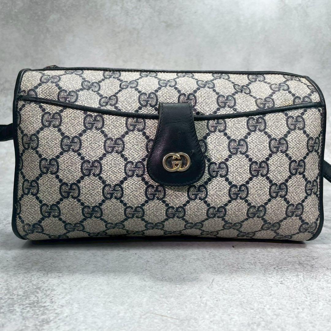Gucci GG Shoulder Bag Navy Beige Logo Leather — view 2