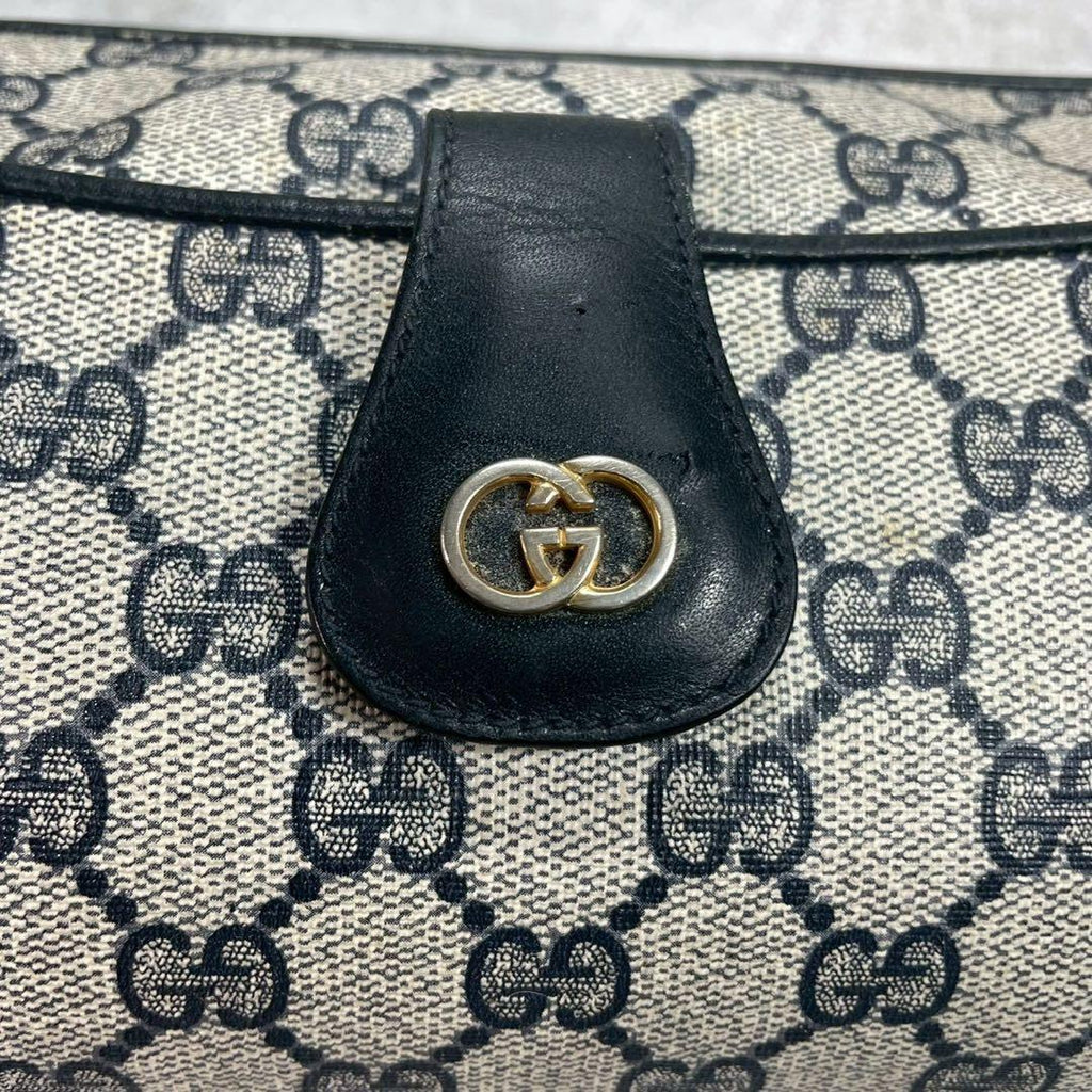 Gucci GG Shoulder Bag Navy Beige Logo Leather — view 5