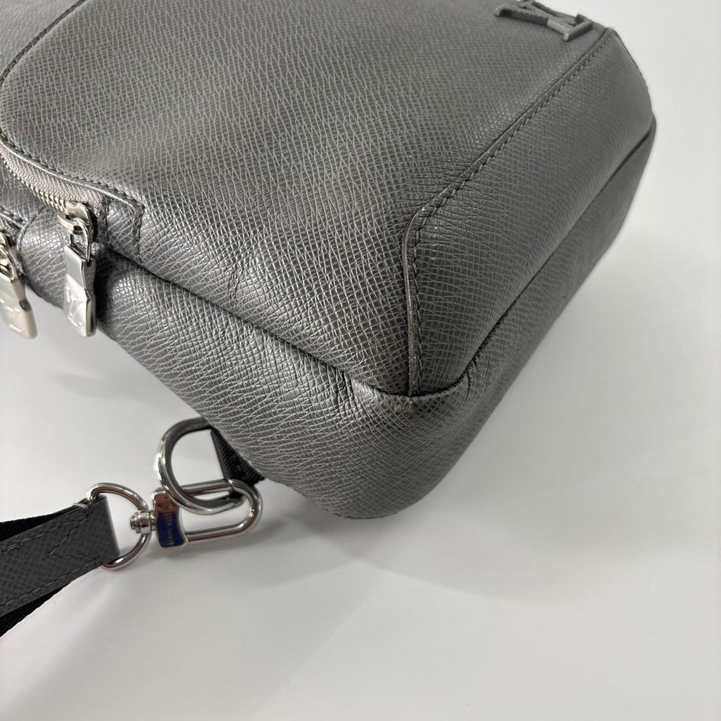 Louis Vuitton Taiga Avenue Sling — view 8