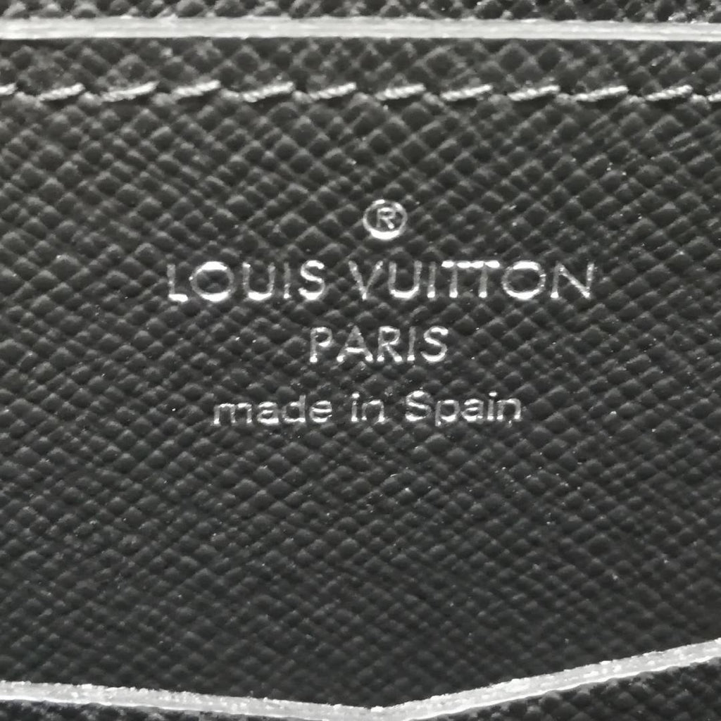 Louis Vuitton Zippy XL Shoulder Clutch — view 5