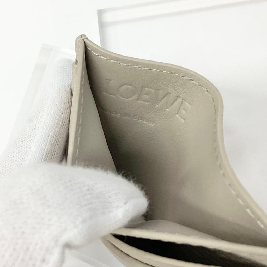 Loewe Calfskin Anagram Logo Card Case Beige — view 5