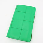 Bottega Veneta Maxi Intrecciato Leather Wallet Green — view 4