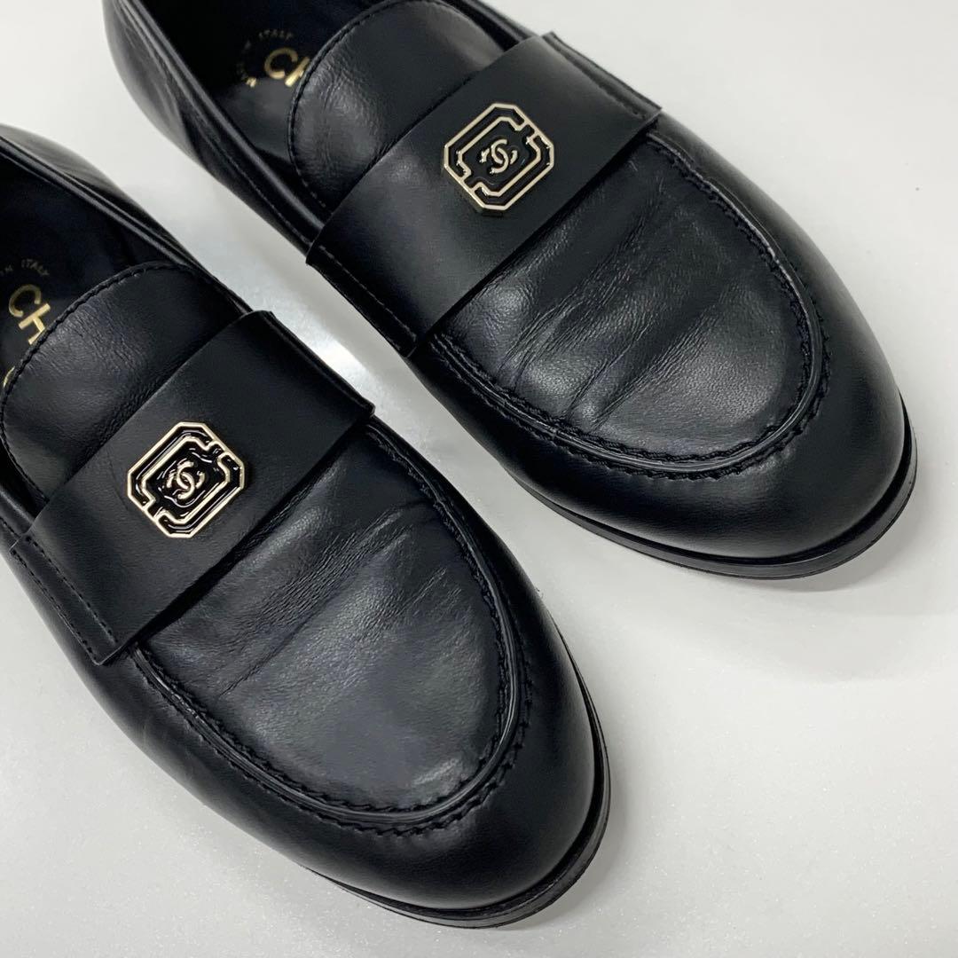 Chanel CC Logo Leather Loafers Black — view 9