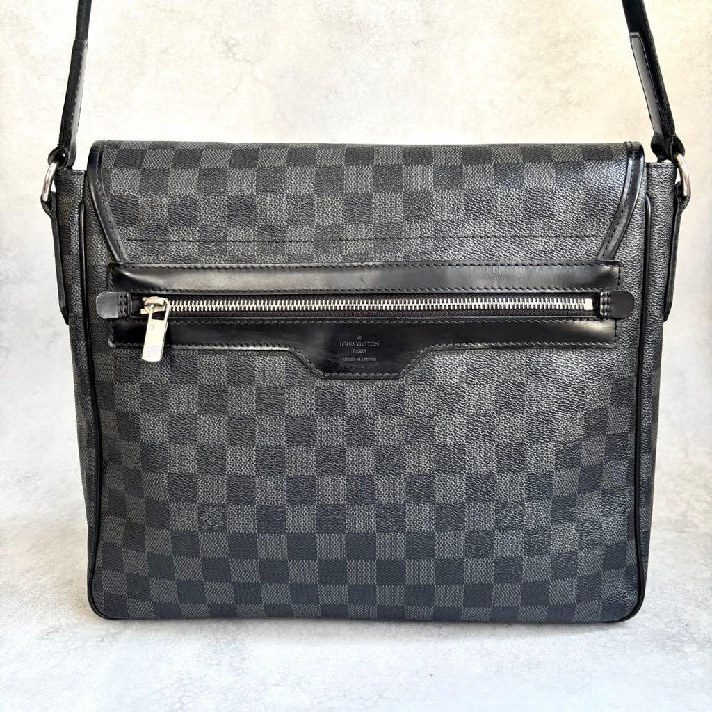 Louis Vuitton Daniel MM Damier Graphite Shoulder — view 3