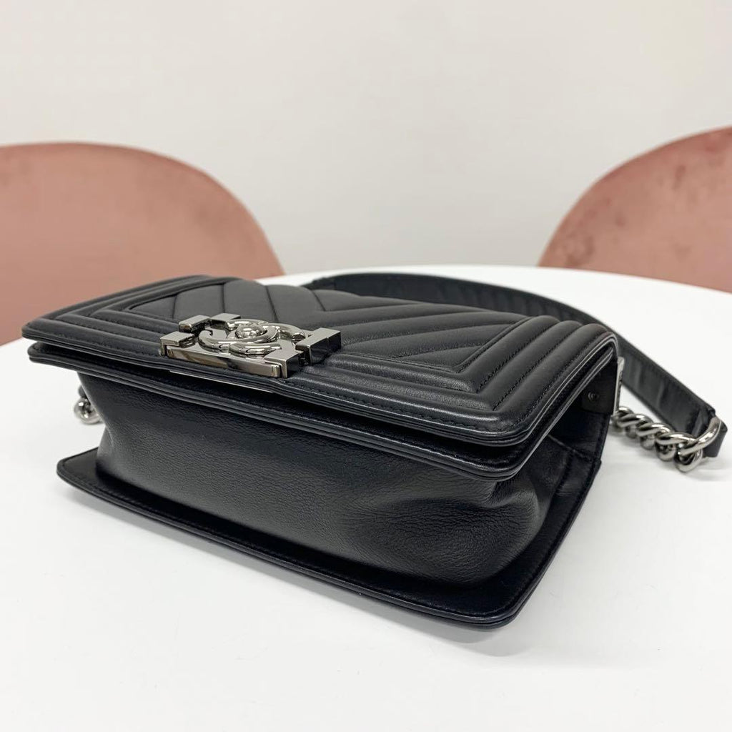 Chanel Boy 20 Che Blanc Double Chain Shoulder — view 4