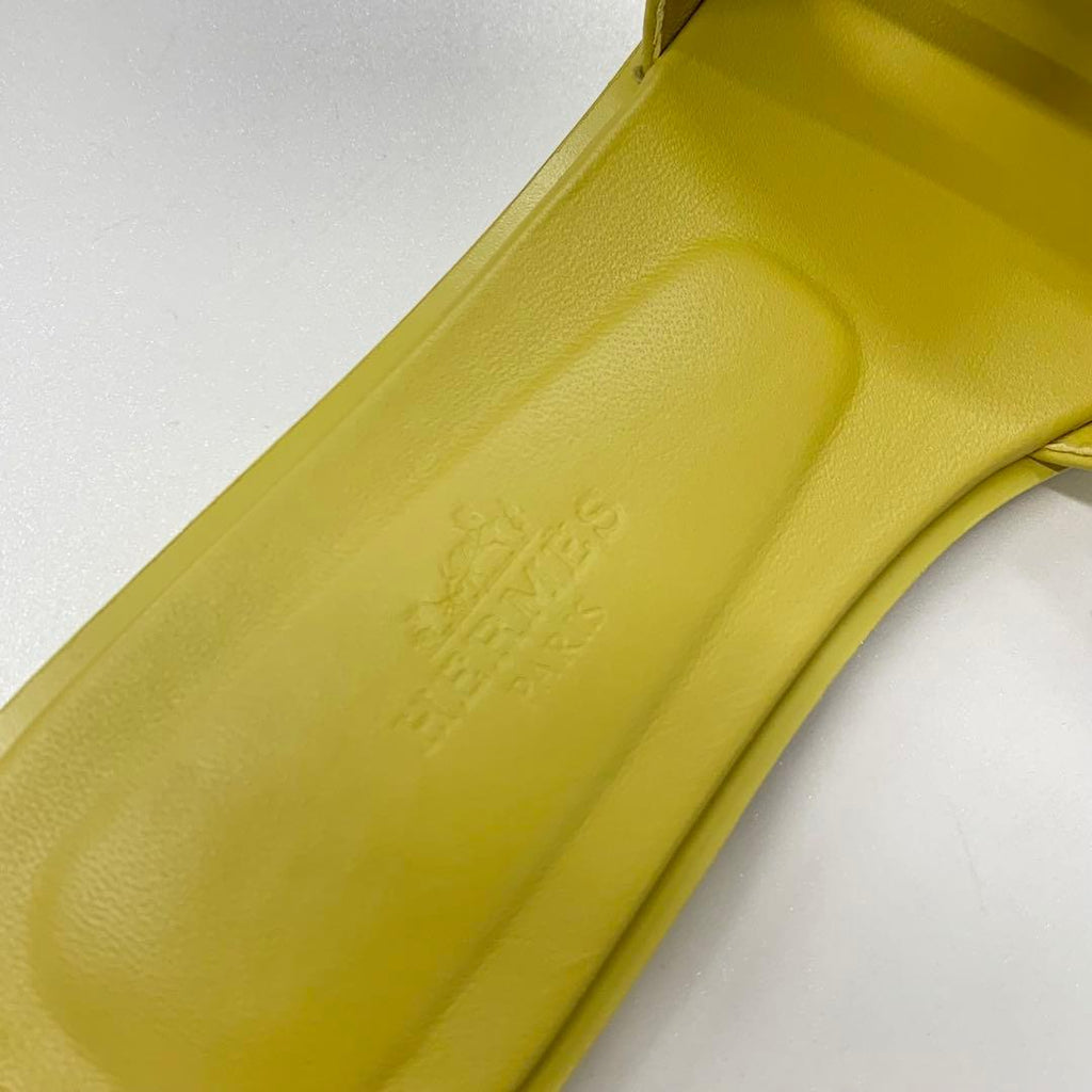 Hermes Oran Leather Flat Sandals Yellow — view 7