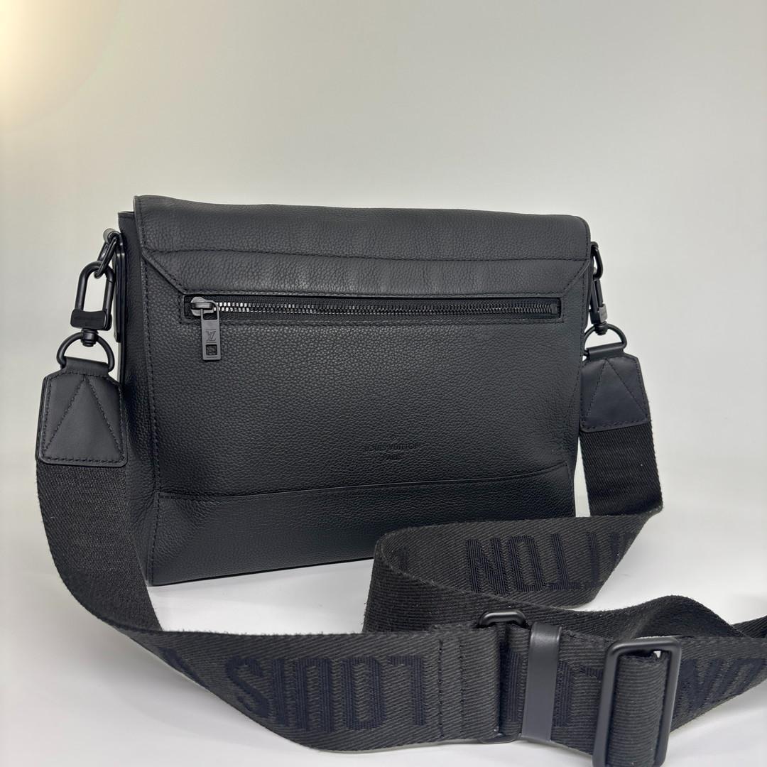 Louis Vuitton Super LV Aerogram Takeoff Messenger Bag Black — view 5