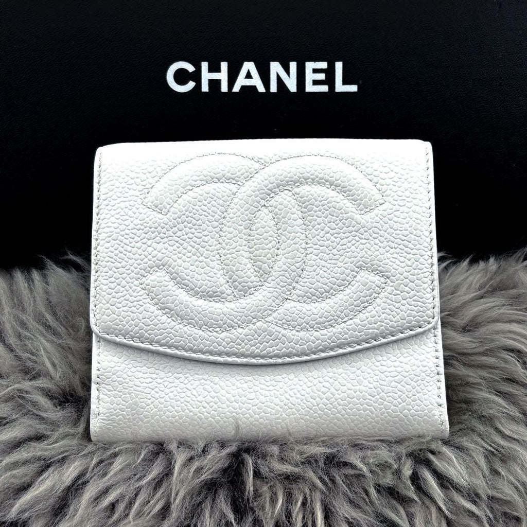 Chanel Wallet Jumbo CC Logo Caviar Snap Bifold