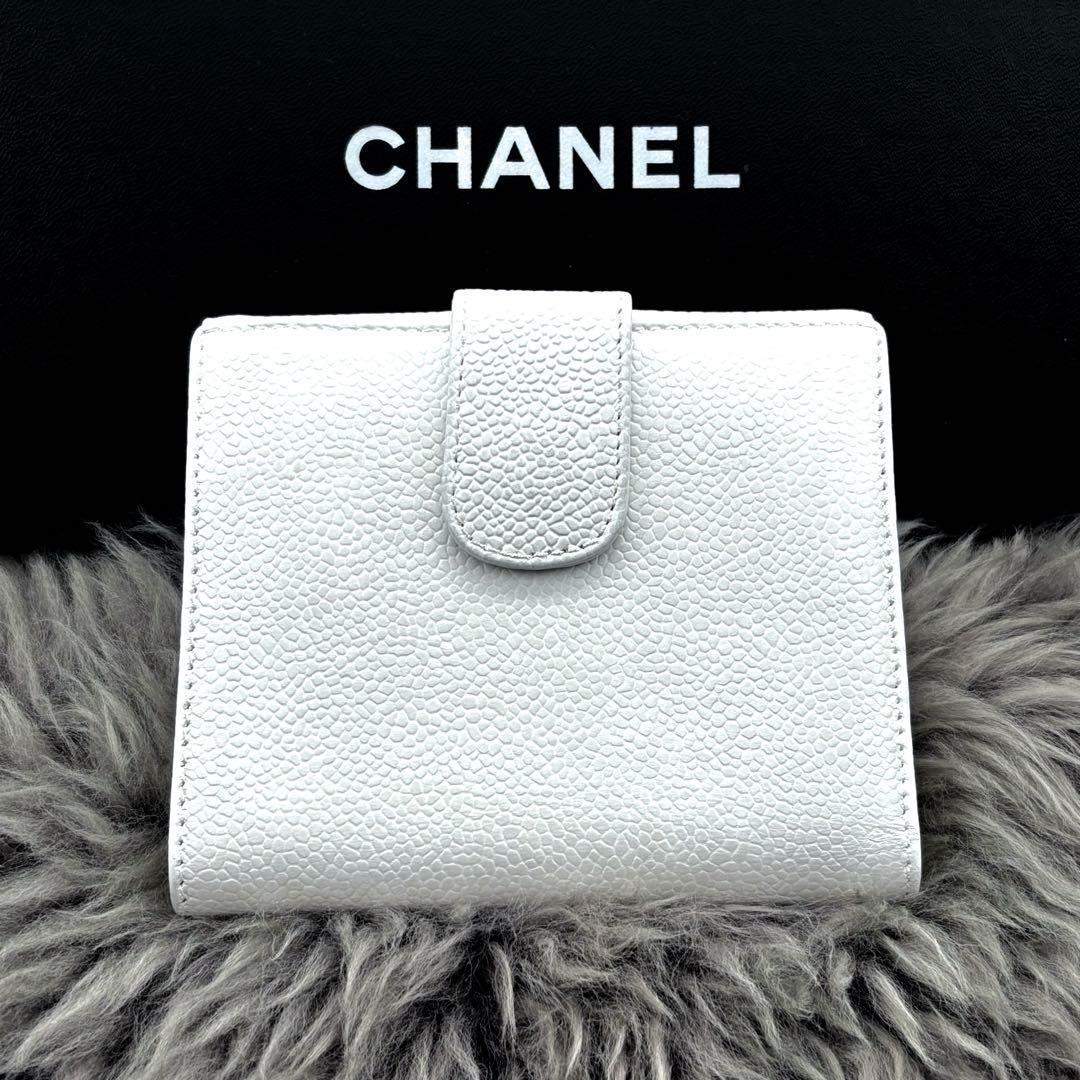 Chanel Wallet Jumbo CC Logo Caviar Snap Bifold — view 2