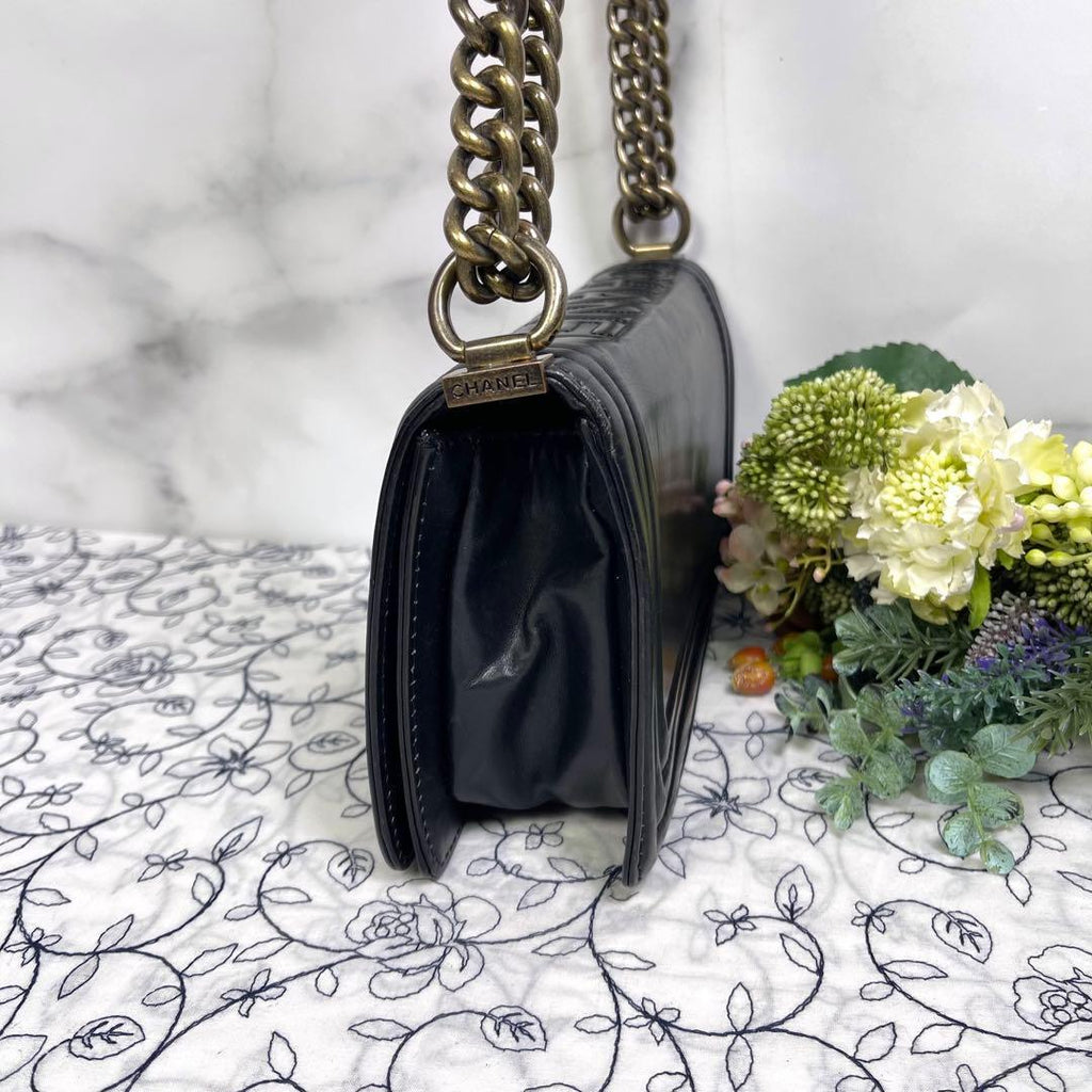 Chanel Boy Chain Shoulder Bag Logo — view 6