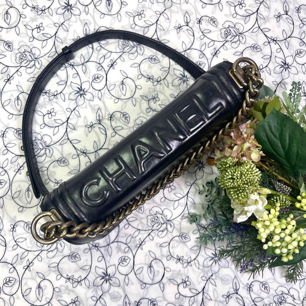 Chanel Boy Chain Shoulder Bag Logo — view 9