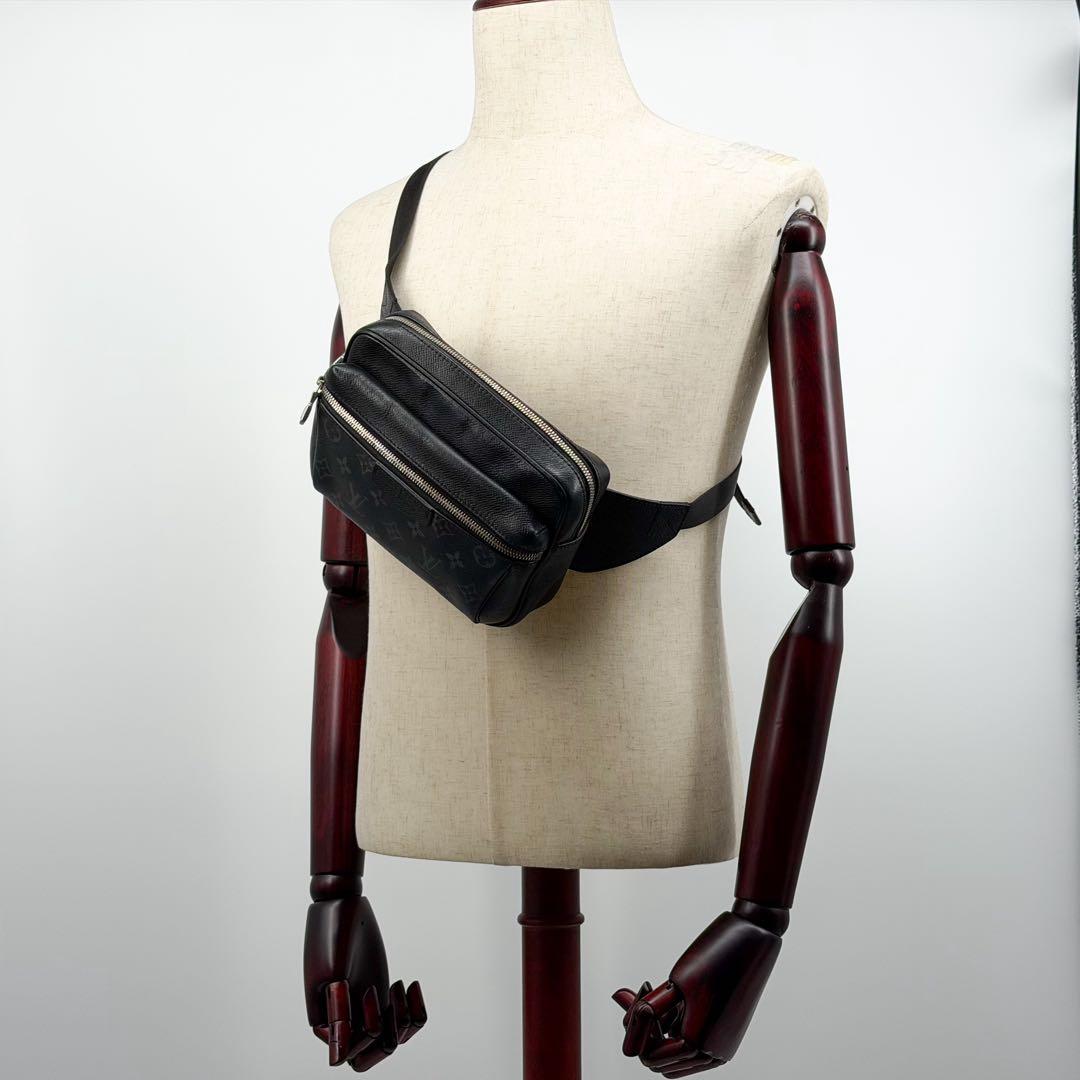 Louis Vuitton Eclipse Bum Bag Outdoor Monogram Taigarama — view 5