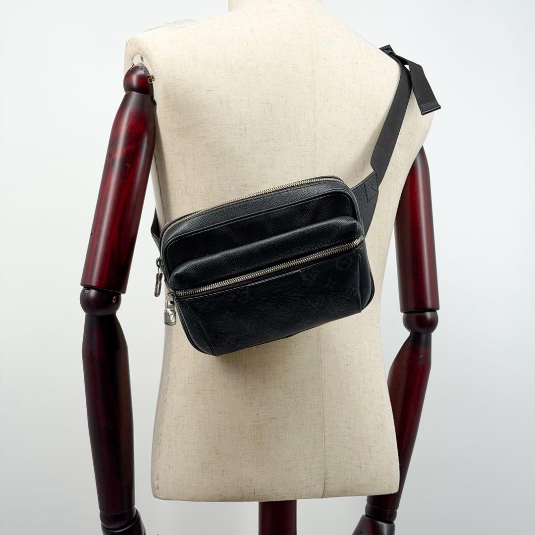 Louis Vuitton Eclipse Bum Bag Outdoor Monogram Taigarama — view 6