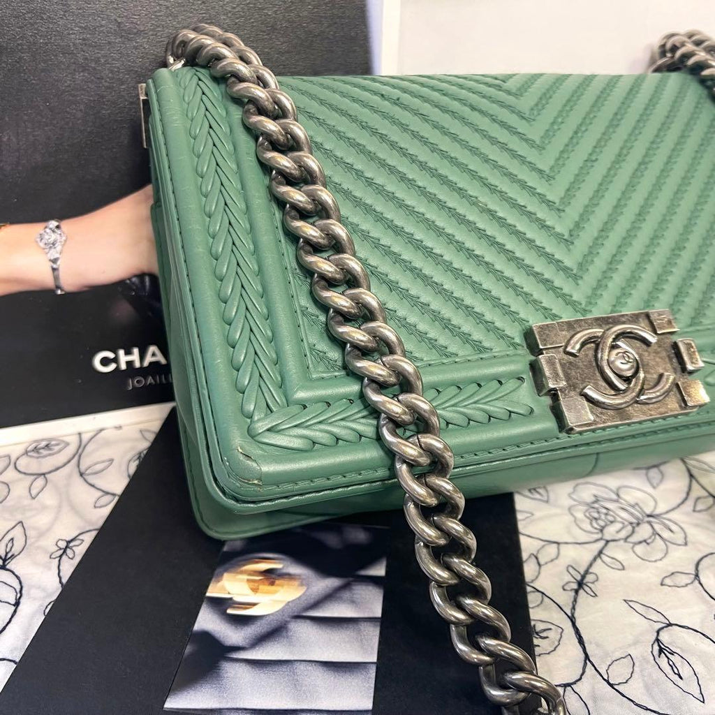 Chanel Chain Shoulder Bag — view 4