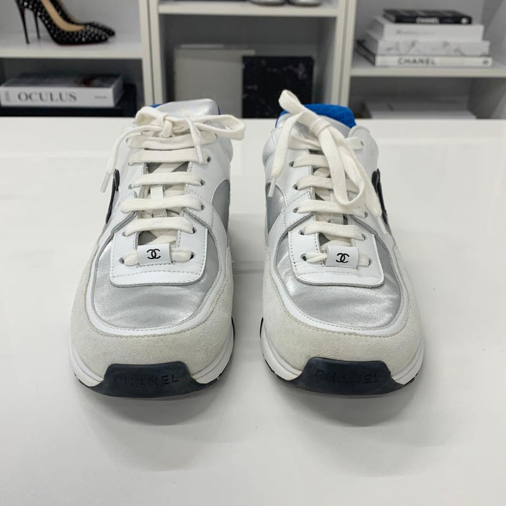 Chanel CC Logo Leather Fabric Suede Sneakers White — view 4