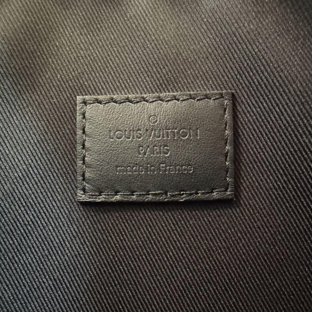 Louis Vuitton Aerogram Pochette — view 9