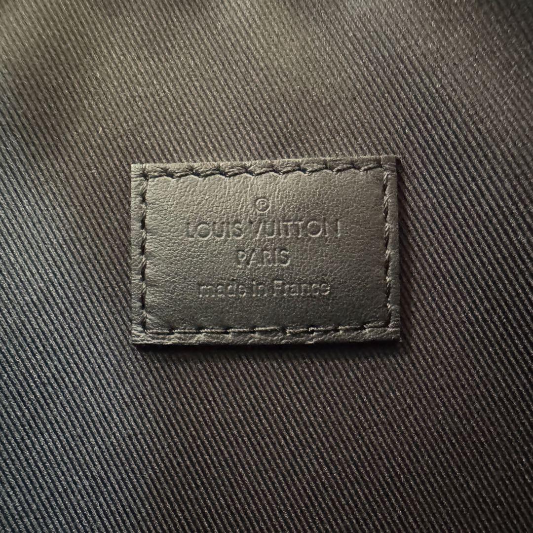 Louis Vuitton Aerogram Pochette — view 9